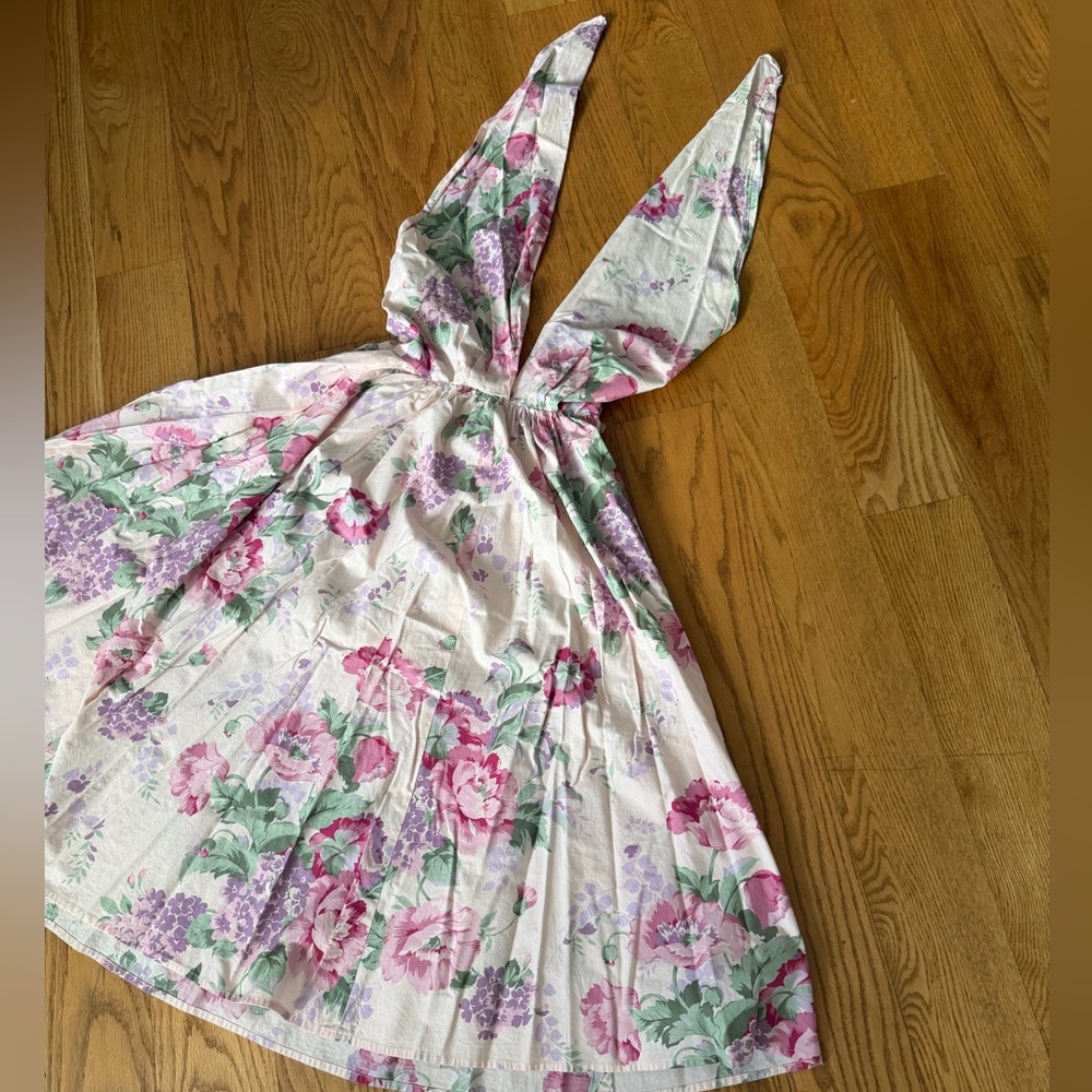 50’s vintage dress, very flattering true Pin Up dress, Floral Halter Dress